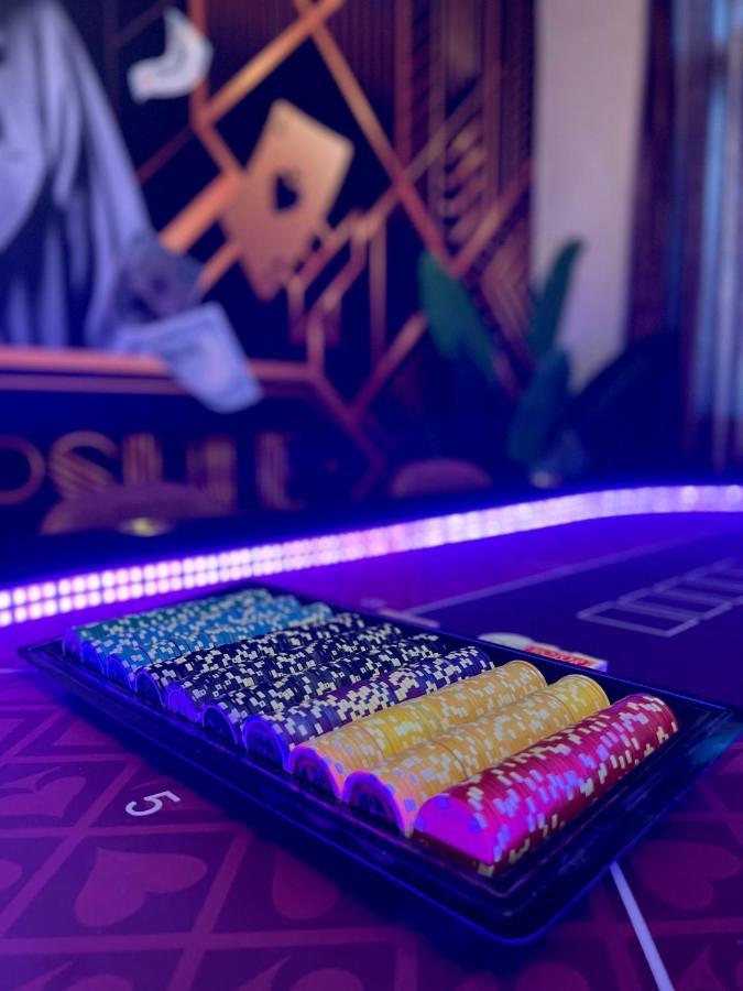 Апартаменты Capsule Casino - Jacuzzi - Billard - Netflix - Console & Jeux Монс Экстерьер фото